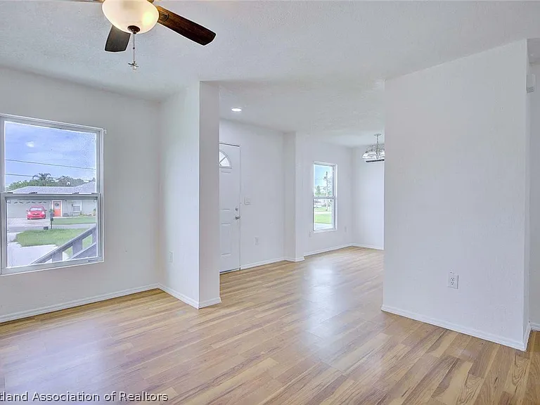 1547 Sycamore Ave — Photo 8