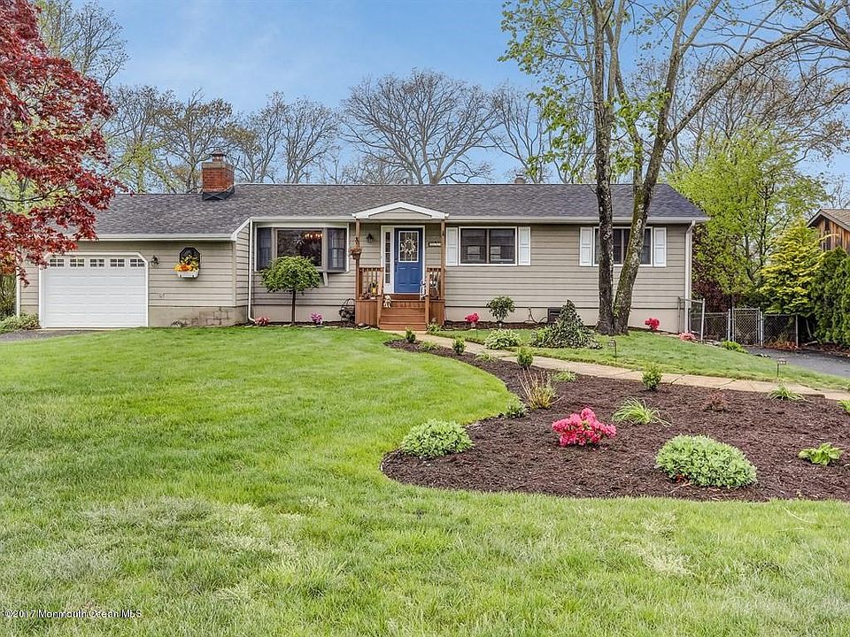 1st image of 320 Glen Oak Dr