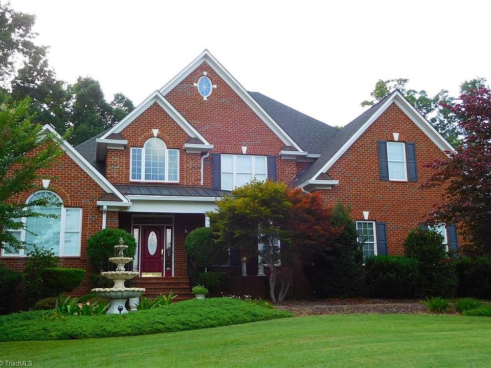2nd image of 250 Merrifield Way