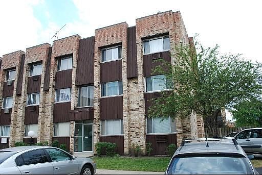 1st image of 8641 W Foster Ave APT 1W