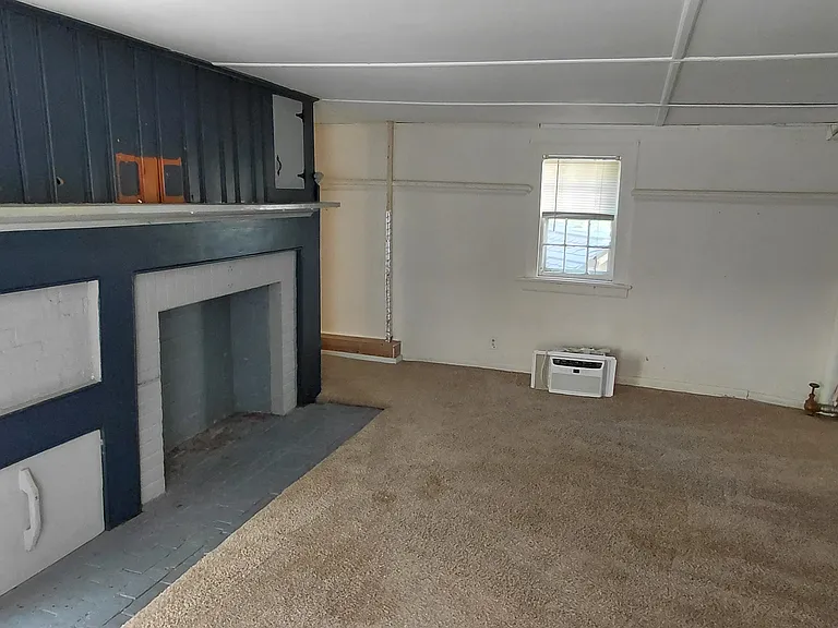 Living Area- view 2
