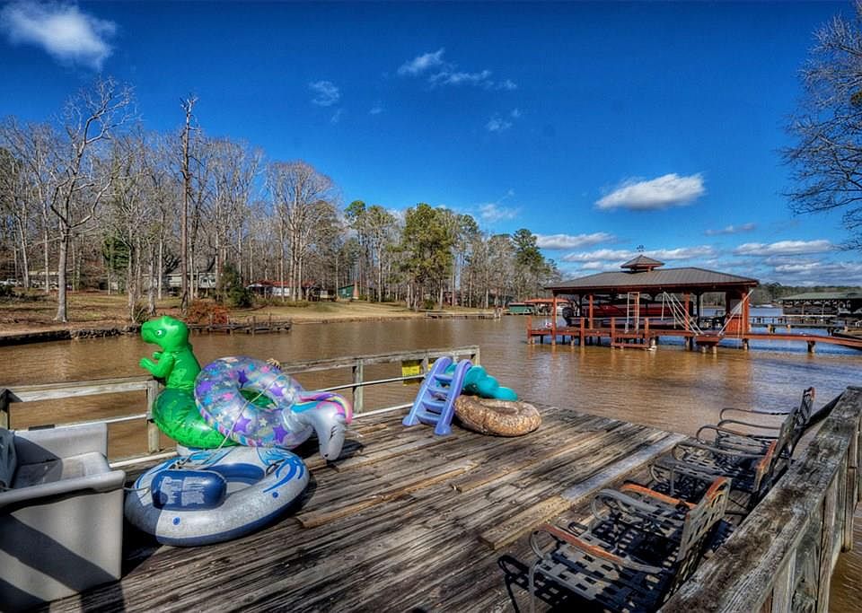1st image of 130 Shelton Way