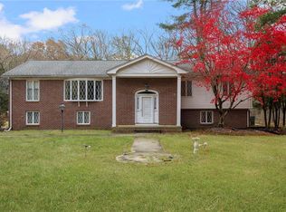 46 Woodsong Dr, Scituate, RI 02857