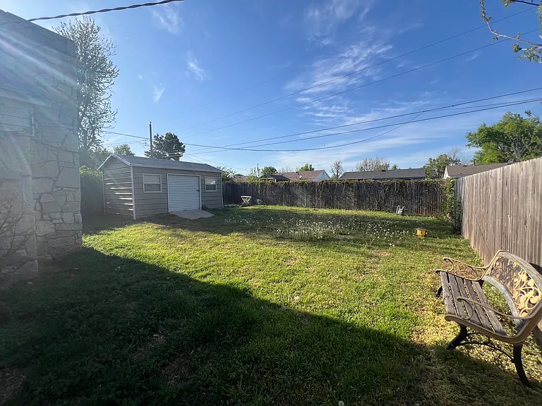 713 SW 49th St — Photo 34