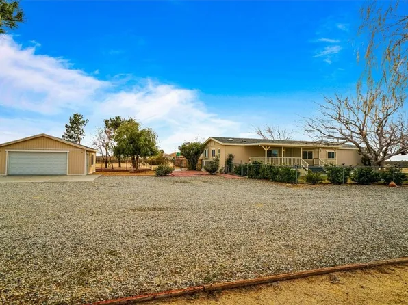 8848 49th St W, Mojave, CA 93501