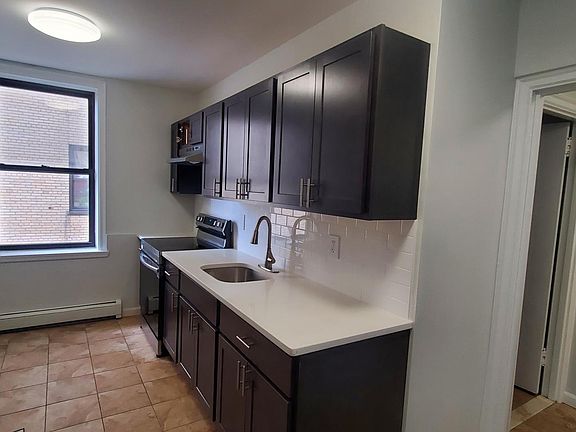 2nd image of 150 S Harrison St #3D