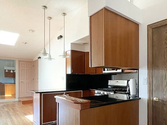 3rd image of 17 Cedar Ct APT 10