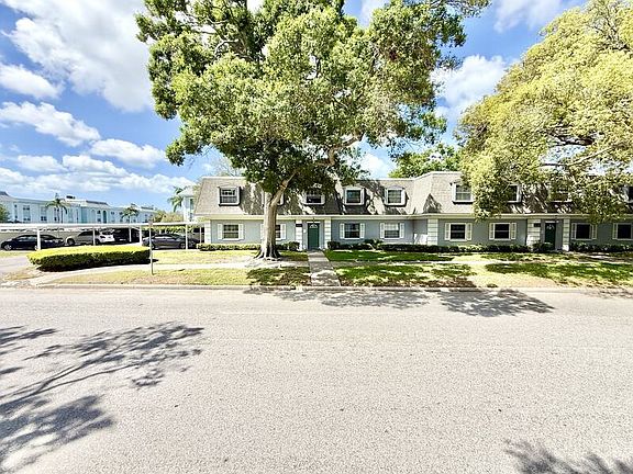 3rd image of 1712 Belleair Forest Dr APT D