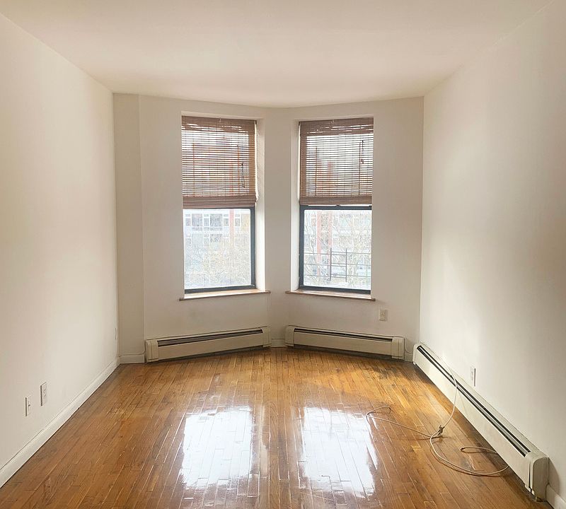 1st image of 479 Park Pl #4A