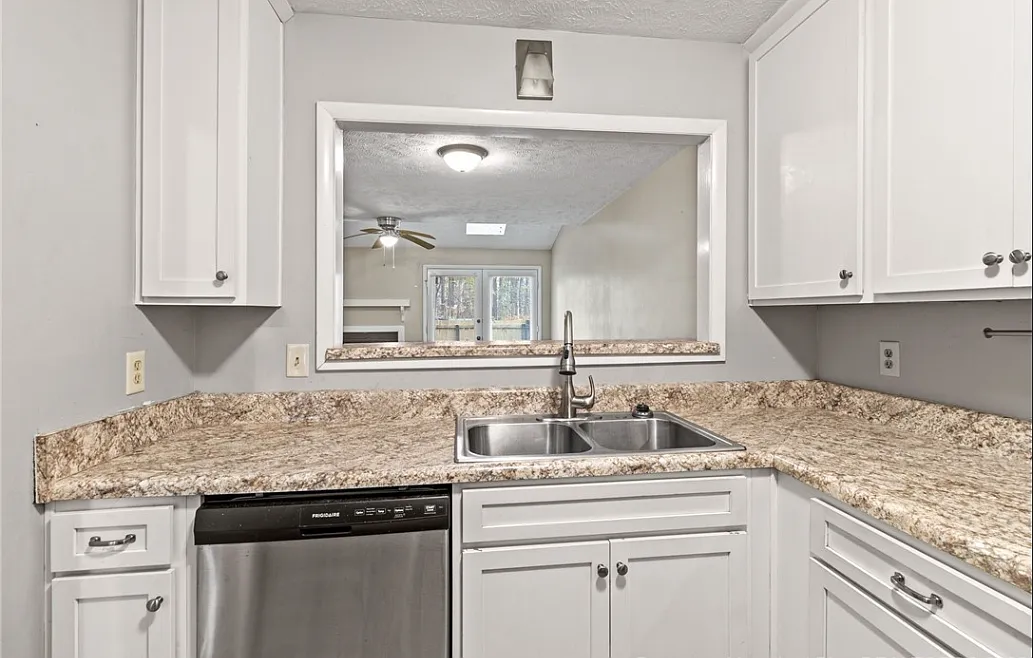 1190 Wrenwood Ct — Photo 4