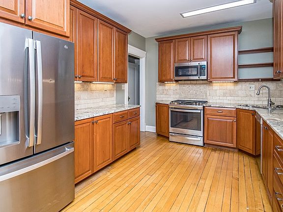 5th image of 104 Burlingame Rd