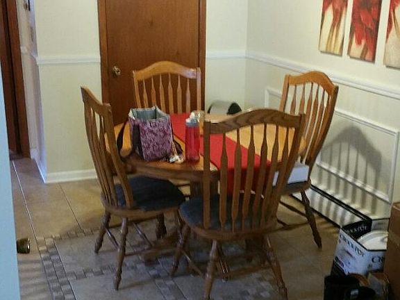 5th image of 598 E Robinson St