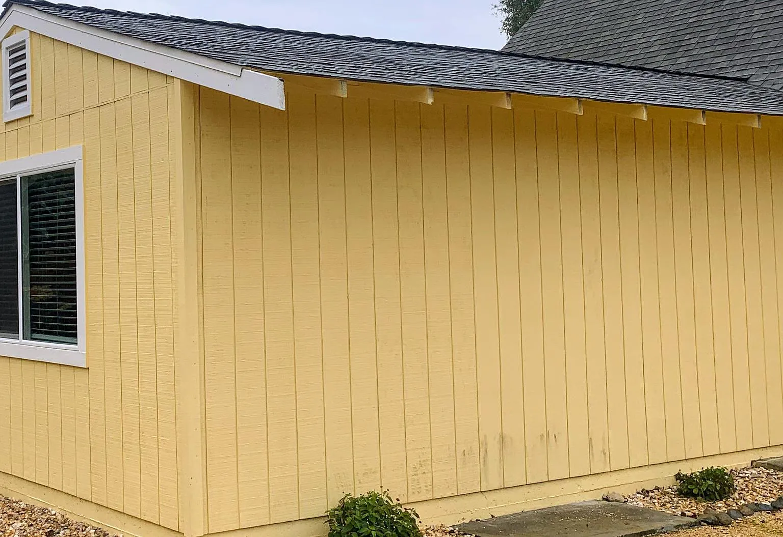 2760 Marigold Ct — Photo 2