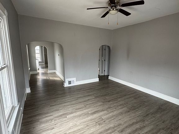 5th image of 1036 Hayes Ave