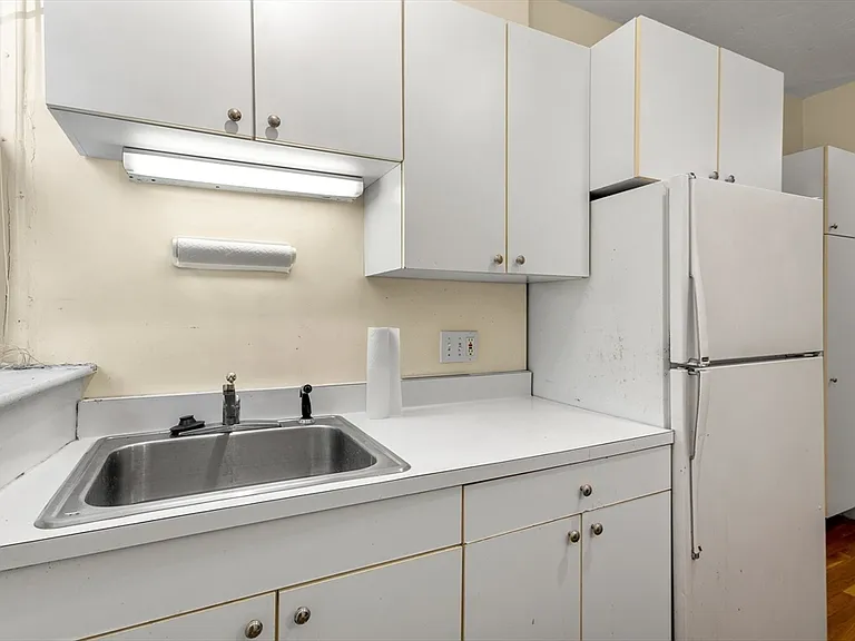 590 Washington St #3 — Photo 11
