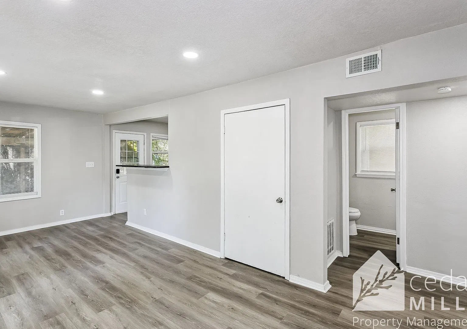 3 Bedroom Southwest Wichita — Photo 4