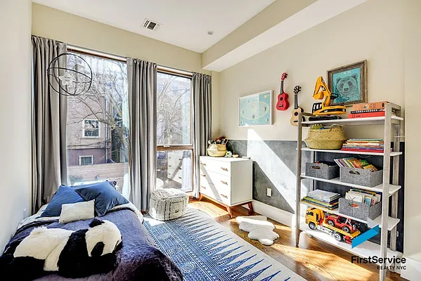 Sold by FirstService Realty (legacy) | media 19