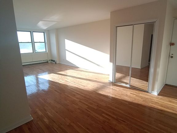 5th image of 2555 E 12th St APT 6P