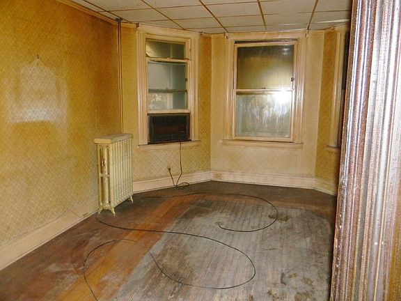 4th image of 62 Clifford St