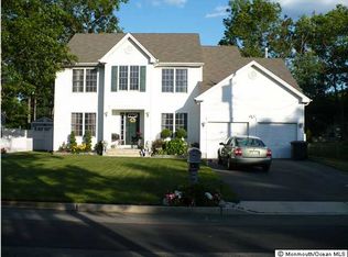 41 Anchor Ave, Manahawkin, NJ 08050