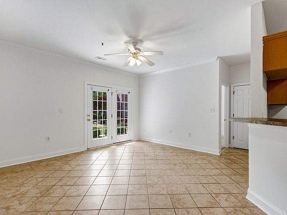 4th image of 2009 Silvercrest Dr. #31-D