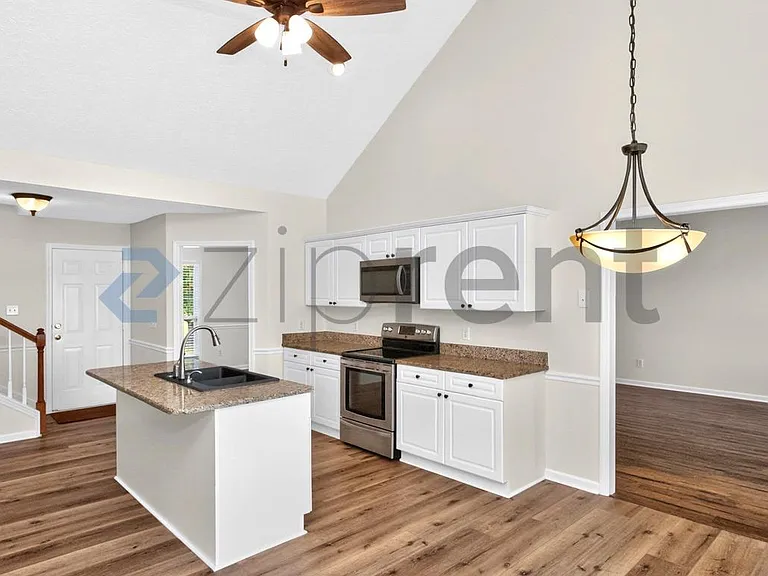 720 Rock Springs Rd — Photo 28