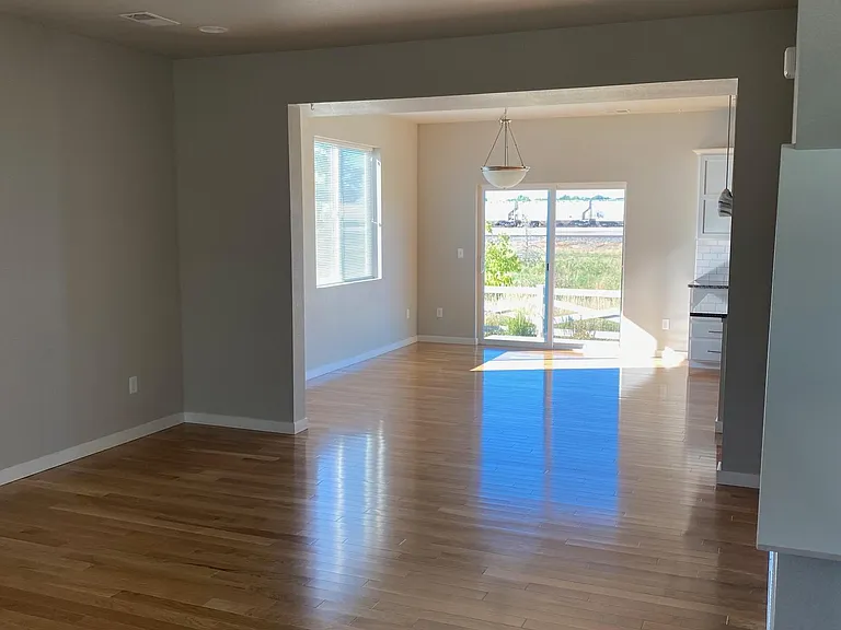 2102 Lager St — Photo 8