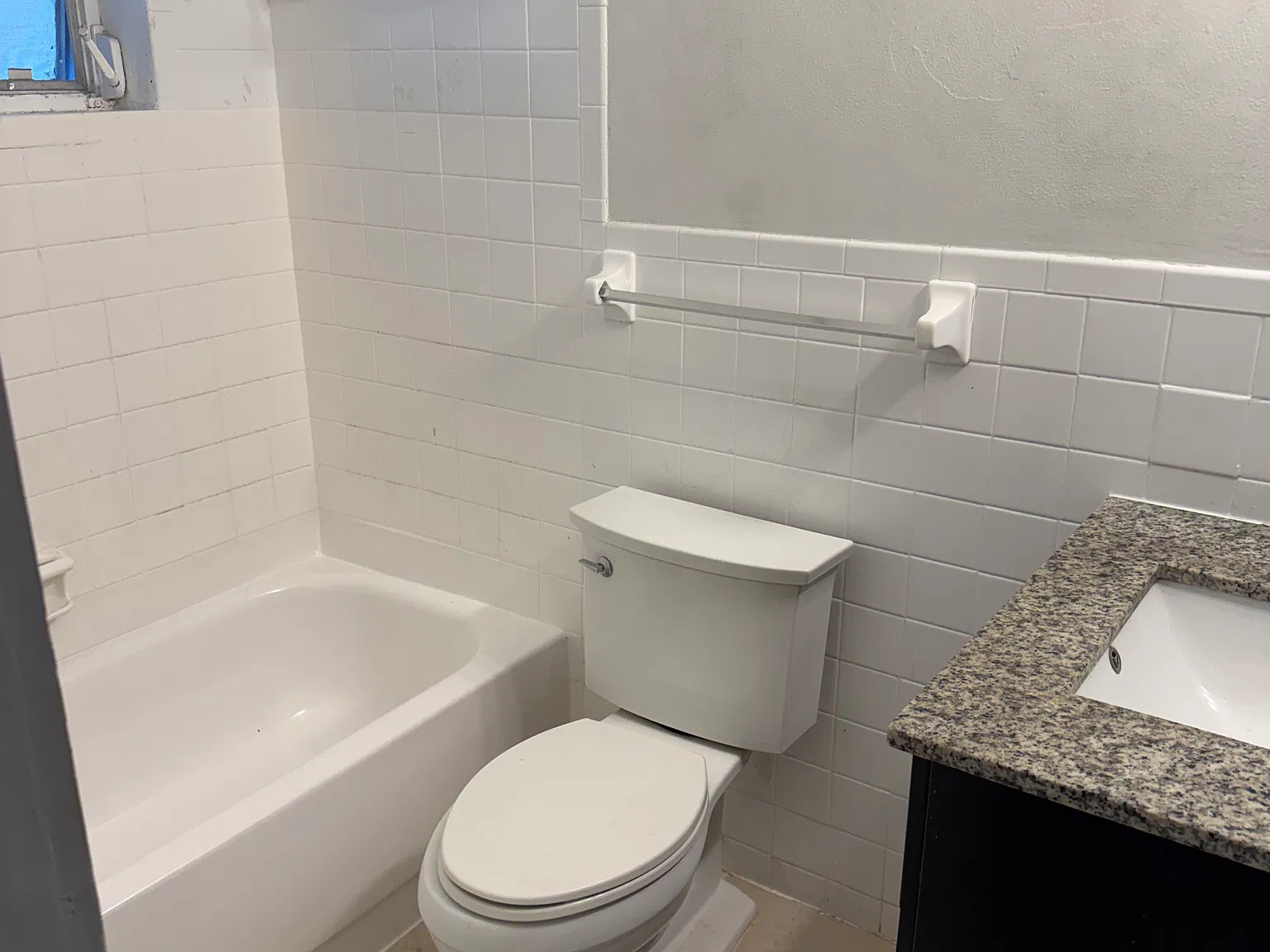 Studio, 5000 sqft, $1,400 — Photo 1