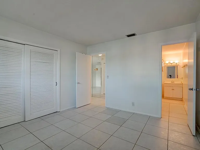 2111 NE 1st Ct #203 — Photo 19