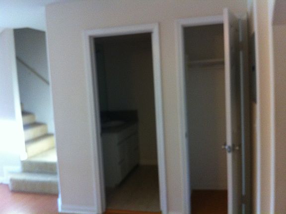 4th image of 11718 205th St Unit 2