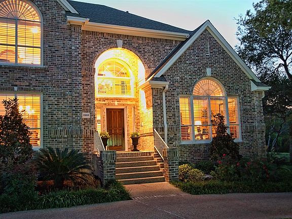2nd image of 2500 Bartons Bluff Ct