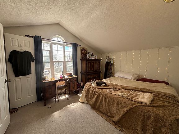 3rd image of 16 Frederick Ln