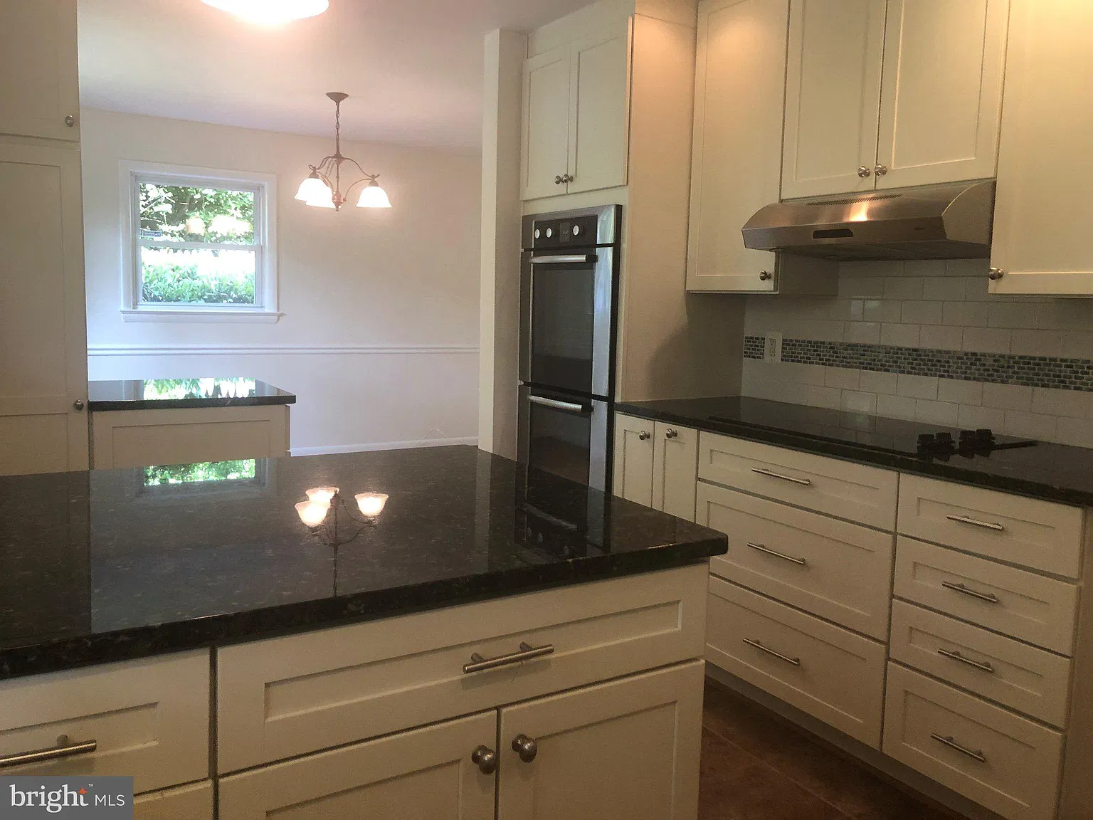 4 bed, 3.0 bath, 2284 sqft, $3,900 — Photo 3