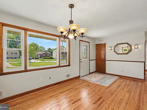 2nd image of 9204 Snyder Ln