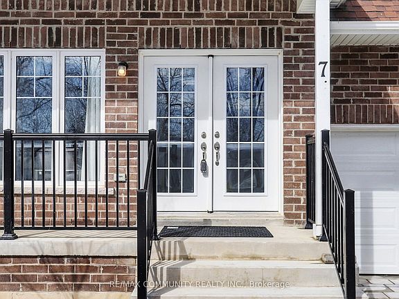 2nd image of 1741 Fairport Rd #7