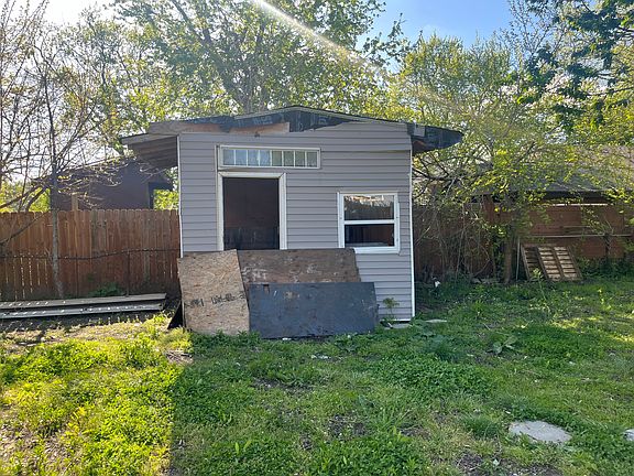 5th image of 4005 Oliver Ave