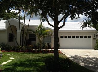 9372 NW 8th Cir, Plantation, FL 33324
