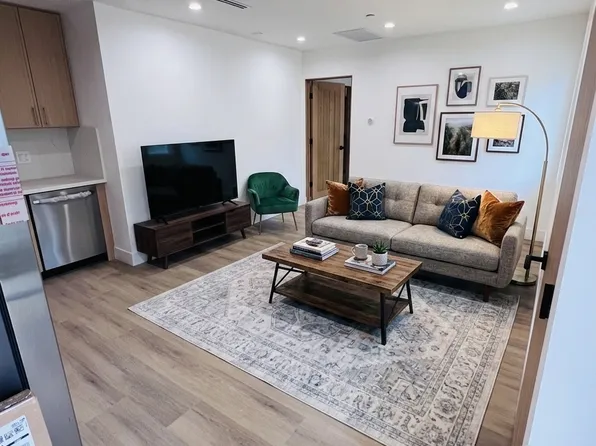 7811 McNulty Ave, Winnetka, CA 91306