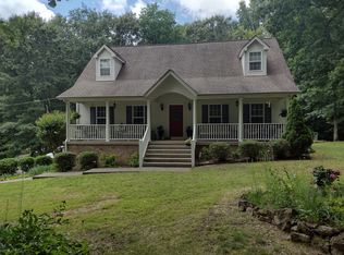 1056 Meeks Cemetery Rd, Burns, TN 37029