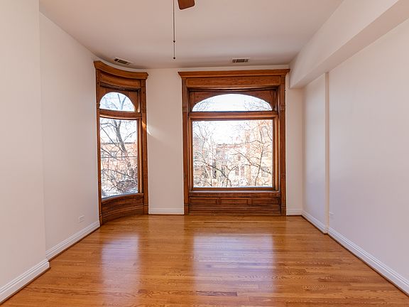5th image of 1427 N Hoyne Ave #2