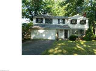 2072 Newbury Dr, East Cleveland, OH 44112