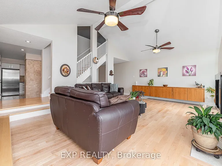 1238 Barnwell Cres — Photo 24