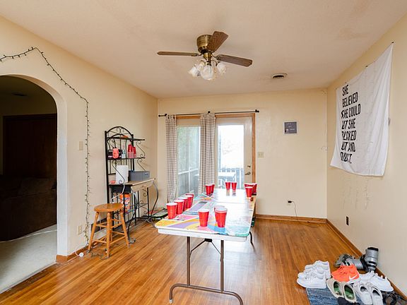 3rd image of 410 W 22nd St