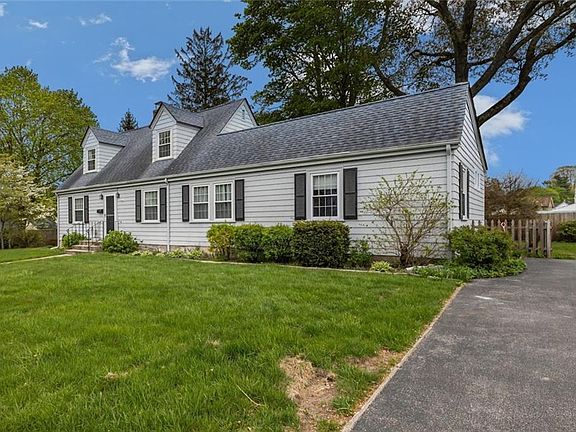 5th image of 20 Bassett Ave