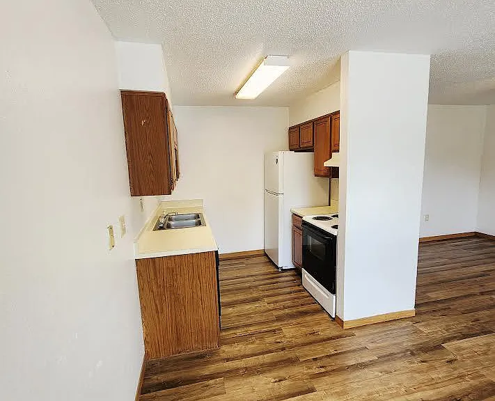 180 Ashwood Dr #D — Photo 13