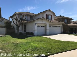 5621 Hunt Club Dr, Fontana, CA 92336