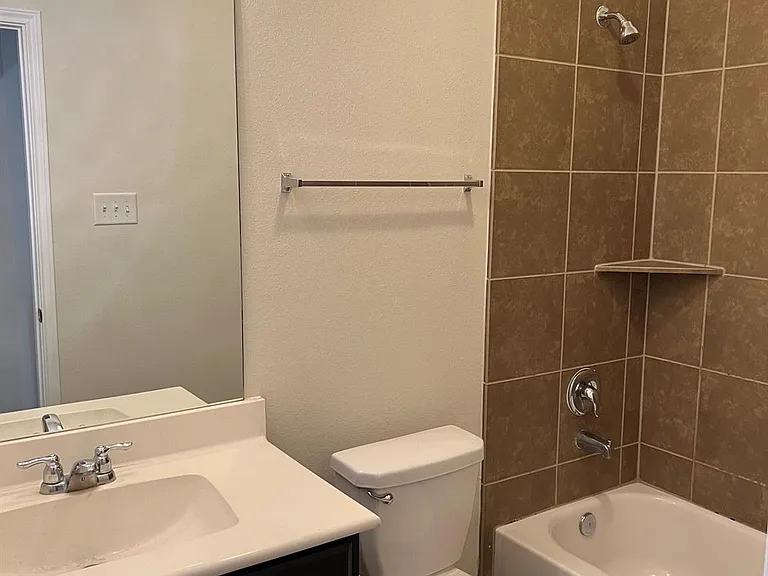 1238 S Maple Dr — Photo 14