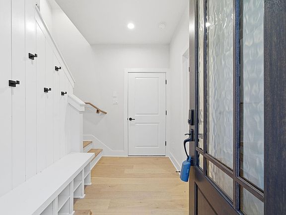 5th image of 330 Janisch Rd Unit A