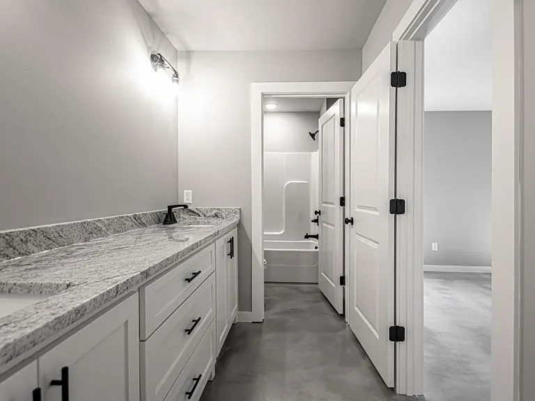 202 Greenwood Ave — Photo 24