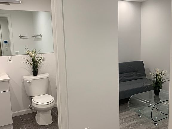 4th image of 433 W 53rd St #24